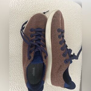 Men’s all birds lace up shoes  great stylish shoes